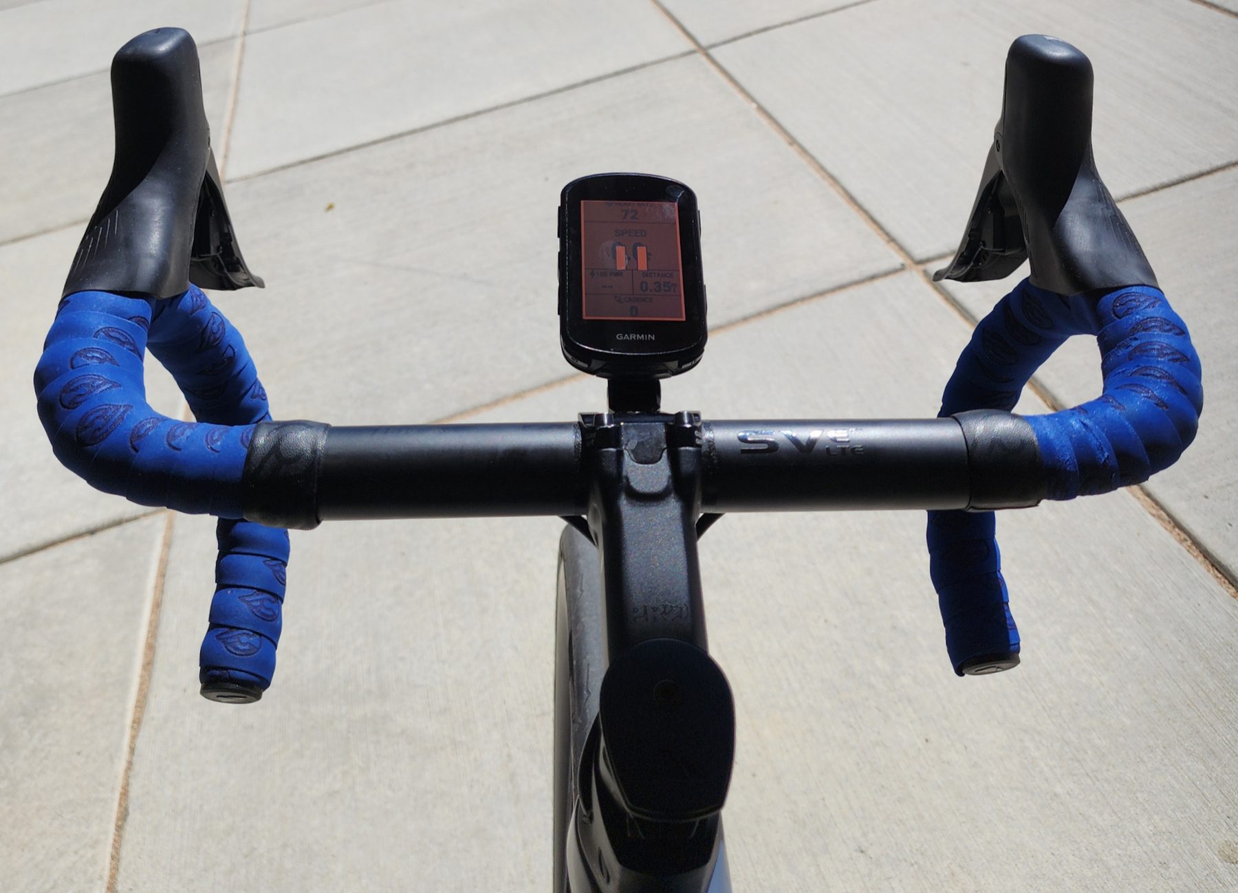 Front view of a 3DD drop bar showing the inward taper of the drops